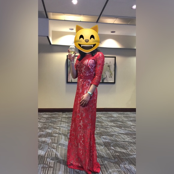 Beautiful red dress - Picture 6 of 6